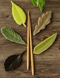 せいかつ Japanese Chopstick Holder Gift Set (5ps leaves with bamboo storage box)