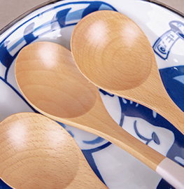 せいかつ Nippon Beechwood Spoon and Chopsticks Set with Colorful Handles Pink 22.5cm