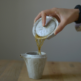 せいかつ Nippon Toki Handmade Covered Teacup Tedzukuri Ocha kappu White (shiro 9.5*6cm 130ml)