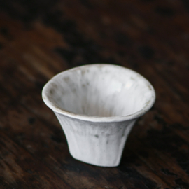 せいかつ Nippon Toki Handmade Sakecup White (shiro 5.8*3.6cm  22ml)