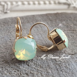 Oorbellen Square met Swarovski " Chrysolite Opal "