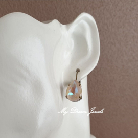 Oorbellen Belle met Swarovski Druppel 14x10mm"Crystal Ivory Cream Delite "