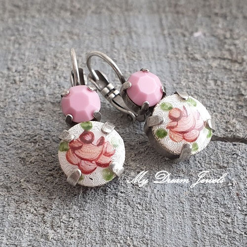 Oorbellen "Vintage White Shabby flower " met Swarovski