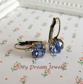 Oorbellen Alison met Swarovski "Light Sapphire "