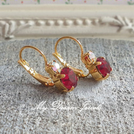 Oorbellen Fem met Swarovski "Crystal AB & Ruby"