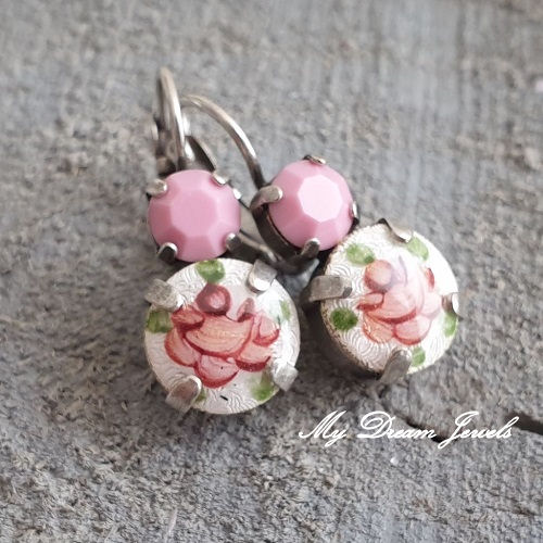 Oorbellen "Vintage White Shabby flower " met Swarovski