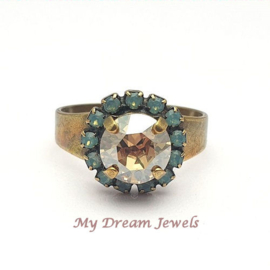 Verstelbare ring met Swarovski Crystal Pacific Opal en Golden Shadow