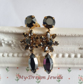 Oorstekers met Vintage Swarovski Navette Flower Black Star