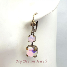 Oorbellen met Vintage Swarovski crystal Chalkwhite AB en Rose Water Opal