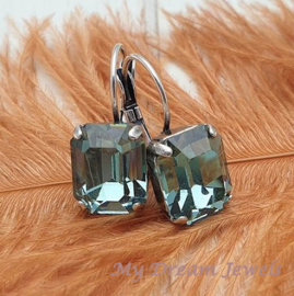 Oorbellen met Vintage Swarovski Octagon Indian Sapphire