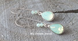 Oorhangers lang met Swarovski Druppel Chrysolite Opal