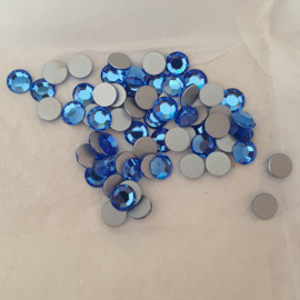 Swarovski 2000 platte steen " Sapphire " 9,1mm ( SS42 )