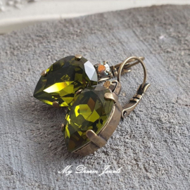 Oorbellen Druppel met Swarovski Vintage look Crystal & Olivine