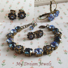 Lange Oorstekers met Vintage Swarovski  Flower Blue Montana Sapphire