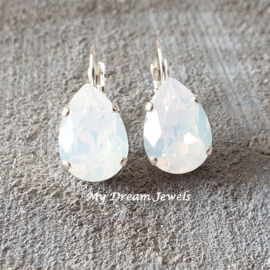 Oorbellen Belle met Swarovski Druppel "White Opal"