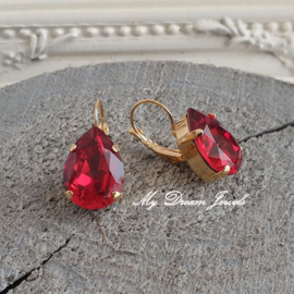 Oorbellen Sofia met Swarovski Crystal " Scarlet Red "