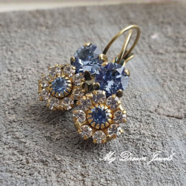 Oorbellen Lara  Flower met Swarovski  Light Sapphire & Vintage Flower Crystal