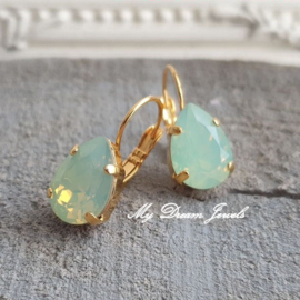 Oorbellen Belle met Swarovski Druppel "Chrysolite Opal"