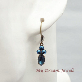 Petit oorhangers met Swarovski Dark Blue