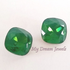 Swarovski 4470 Square Palace Green Opal 10x10mm