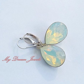 Oorhangers Swarovski Druppel White Opal 18x13mm