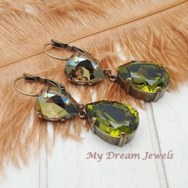 Oorhangers met Swarovski Crystal  Iridescent Olivine Green