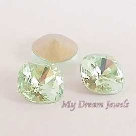 Swarovski 4470 Square Chrysolite 10x10mm