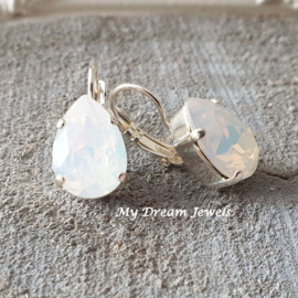Oorbellen Belle met Swarovski Druppel "White Opal"