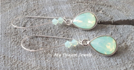 Oorhangers lang met Swarovski Druppel Chrysolite Opal