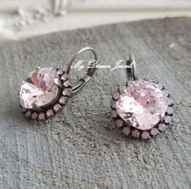 Oorbellen Square met Swarovski Rose Opal en Rosaline