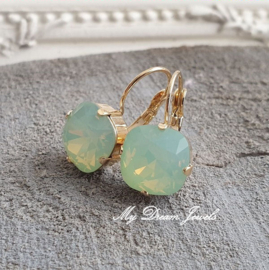 Oorbellen Square met Swarovski " Chrysolite Opal "
