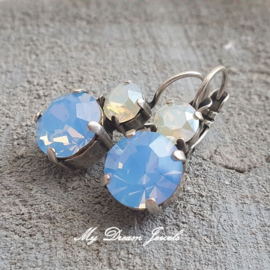 Oorbellen met Swarovski White Opal Shine & Vintage Blue Opal
