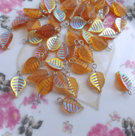 Glas hanger blaadje Topaz AB