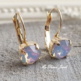 Oorbellen Alison met Swarovski "White Opal Vitrail Light"