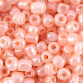 Rocailles Opaque Vintage High Shine Rose Peach 4mm