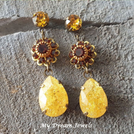 Oorstekers Golden Autumn met Swarovski Vintage Flower Smoked Topaz