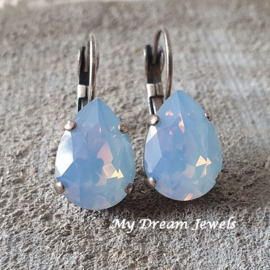Oorbellen Belle met Swarovski Druppel "Air Blue Opal"