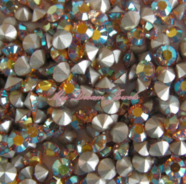 Swarovski 1028 Xilion puntsteen Topaz AB 6,1mm ( SS29 )