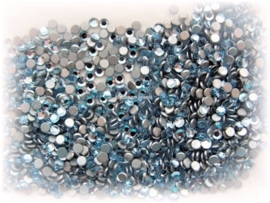Swarovski 2012 platte steen Light Sapphire 2,6mm per 12 stuks
