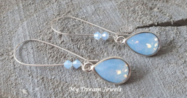 Oorhangers lang met Swarovski Druppel Air Blue Opal