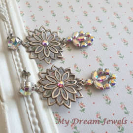 Vintage Stijl Filigree Oorstekers met Swarovski Crystal AB