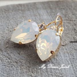 Oorbellen Druppel met Swarovski Helder Crystal & White Opal