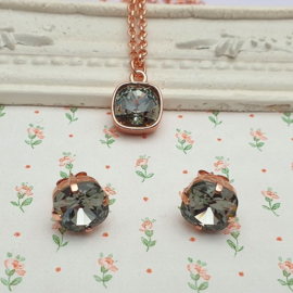 Oorstekers of een Ketting Square Rose Gold met Swarovski Black Diamond