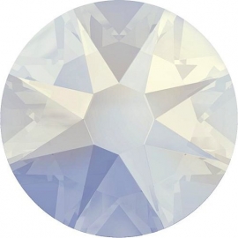 Swarovski platte steen White Opal SS34 per 4 stuks