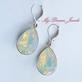 Oorhangers Swarovski Druppel White Opal 18x13mm