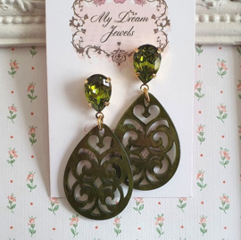 Oorstekers met Swarovski en resin Barok hanger Olivia Green