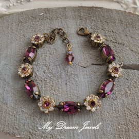 Armband  Amy  " Amethyst Flower " met Swarovski Crystal