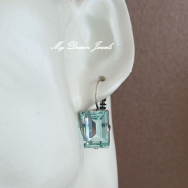 Oorbellen met een Swarovski rechthoek  "Light Azore"