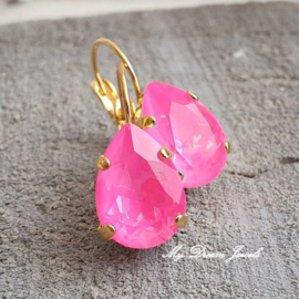 Oorbellen Belle met Swarovski Druppel "Crystal Electric Pink "