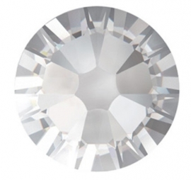 Swarovski platte steen Crystal SS30 per 4 stuks